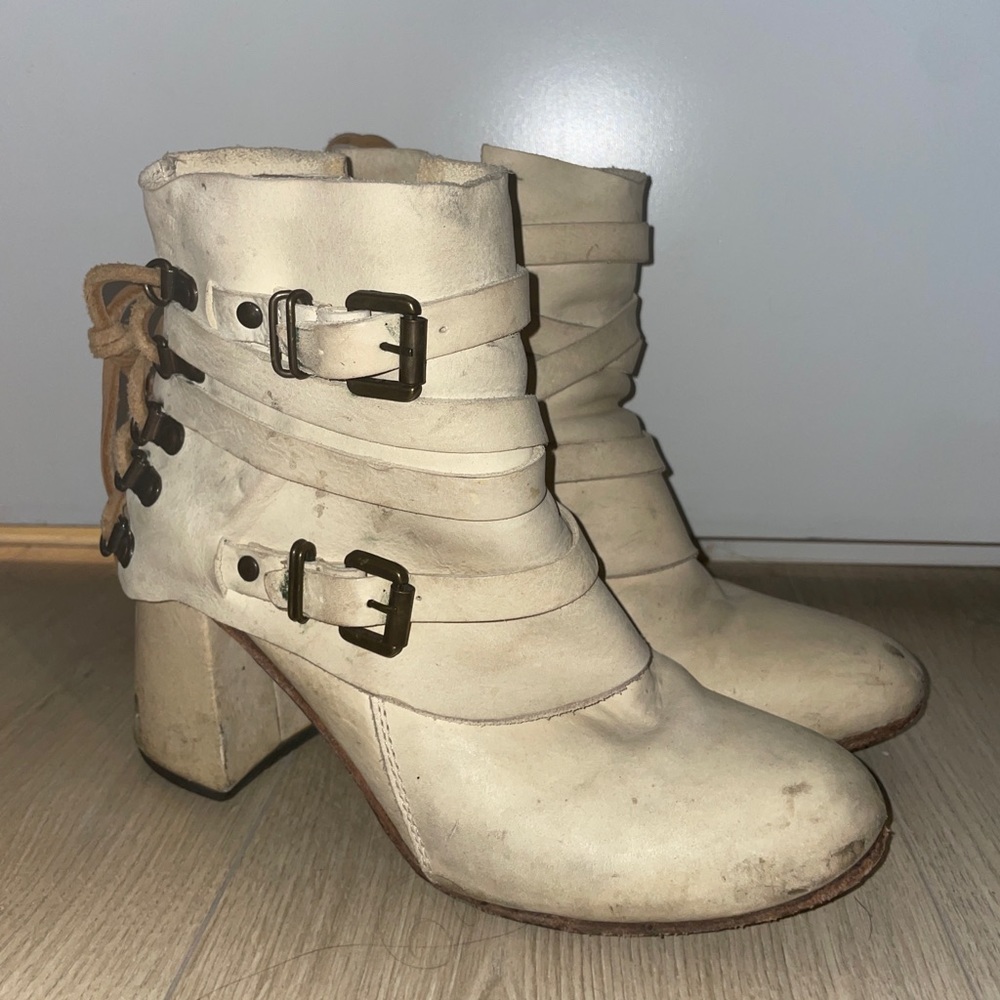 Freebies booties